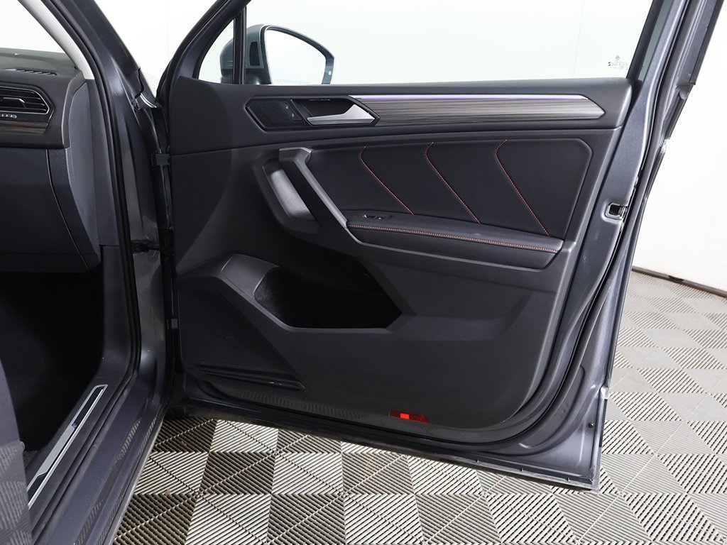 Used 2024 Volkswagen Tiguan SE image 23