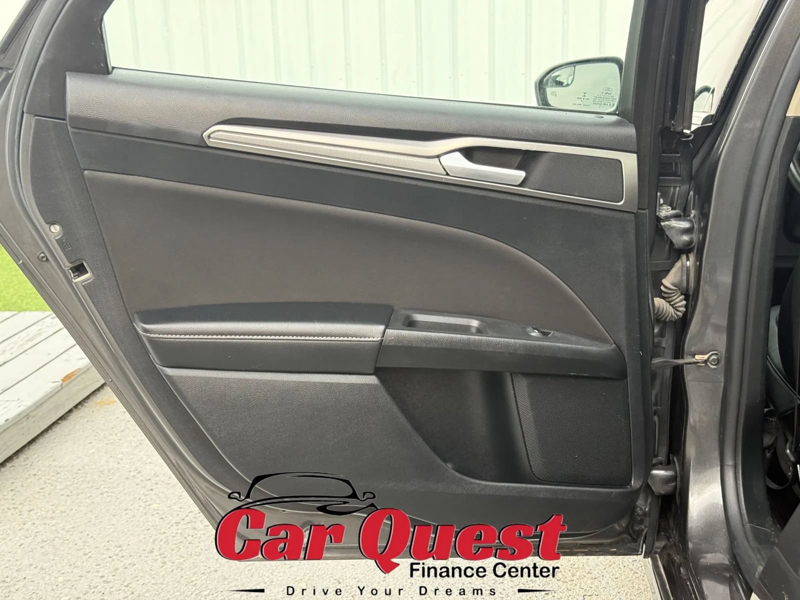 Used 2018 Ford Fusion SE w/ Fusion SE Technology Package FWD image 14