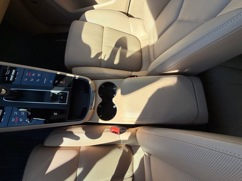 Certified 2025 Porsche Macan image 18