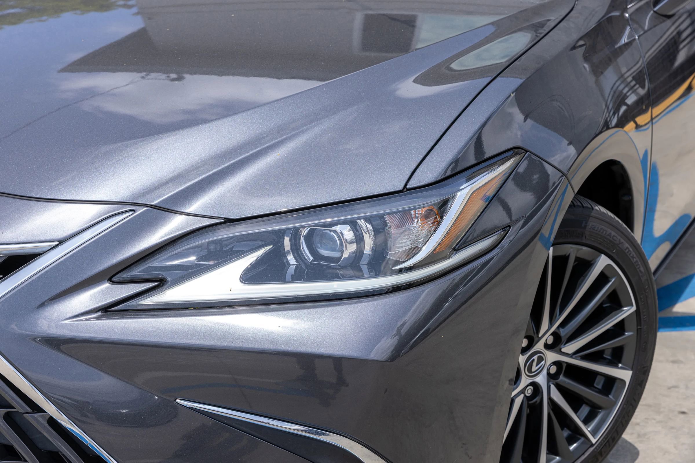 Used 2022 Lexus ES 300h w/ Accessory Package FWD image 8