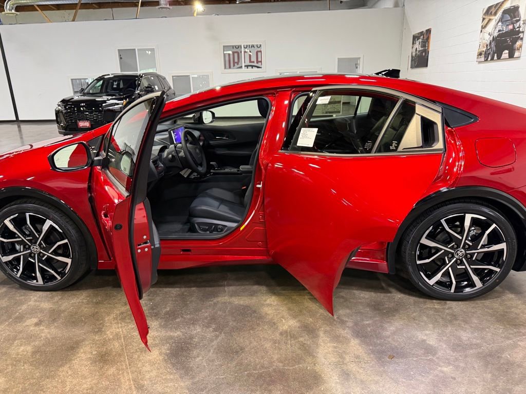 New 2026 Toyota Prius Plug-In Hybrid FWD image 18