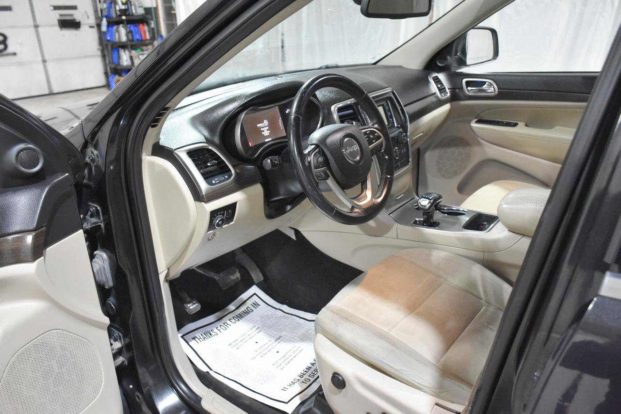 Used 2014 Jeep Grand Cherokee Laredo w/ Quick Order Package 23E AWD/4WD image 10