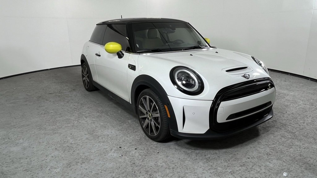 Used 2023 MINI Cooper SE image 1