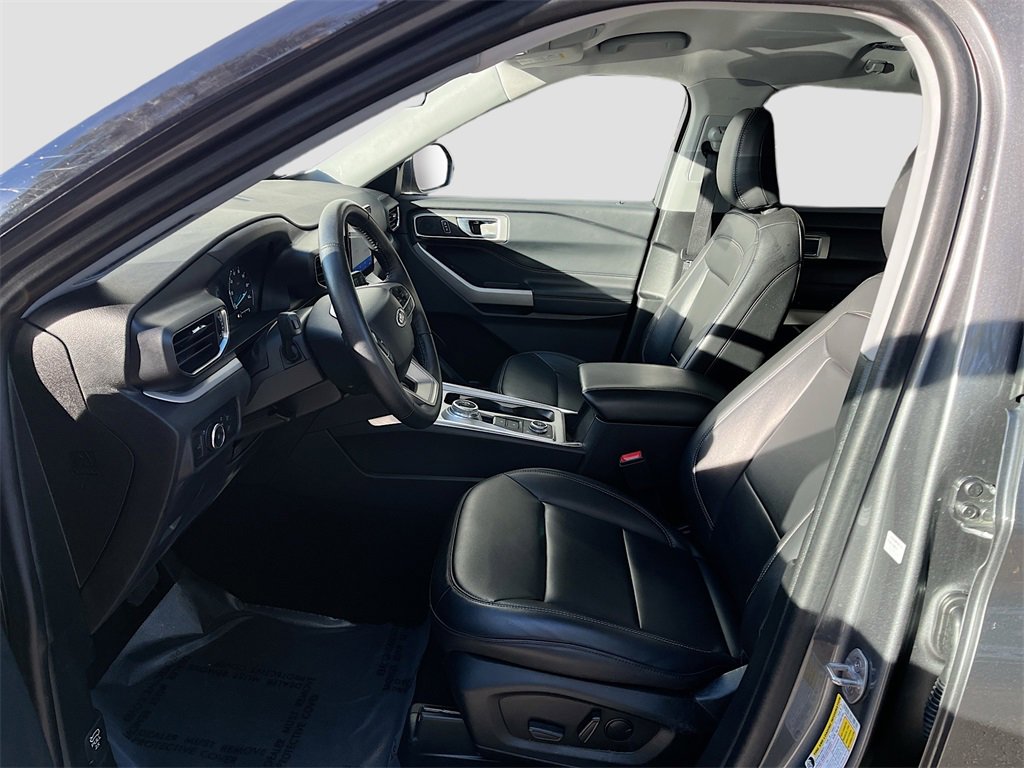 Used 2024 Ford Explorer XLT w/ Equipment Group 202A image 20