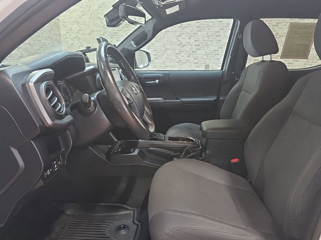 Used 2019 Toyota Tacoma TRD Off-Road image 23
