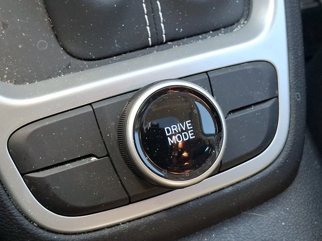 Used 2023 Hyundai Venue SEL image 24