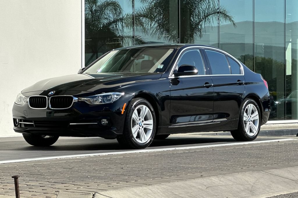 Used 2018 BMW 330i Sedan w/ Premium Package RWD image 7