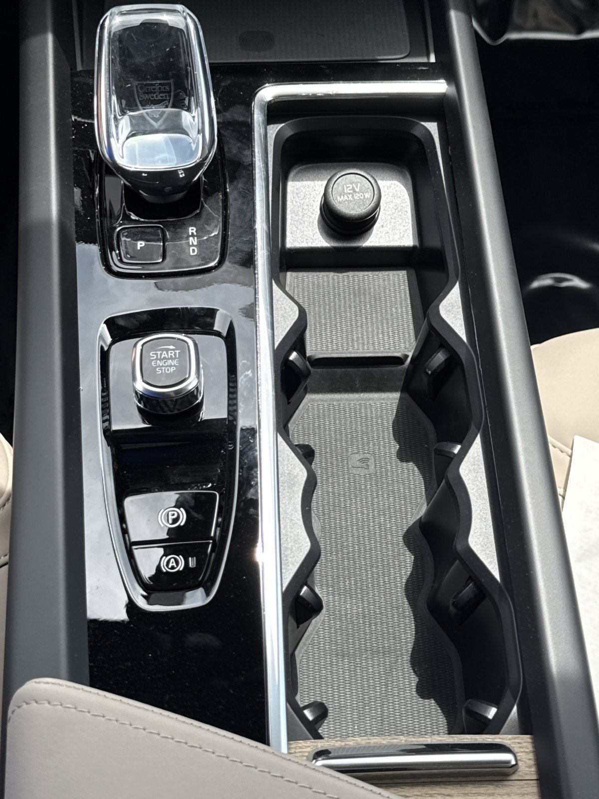 New 2026 Volvo XC60 T8 Plus w/ Protection Package Premier AWD/4WD image 29