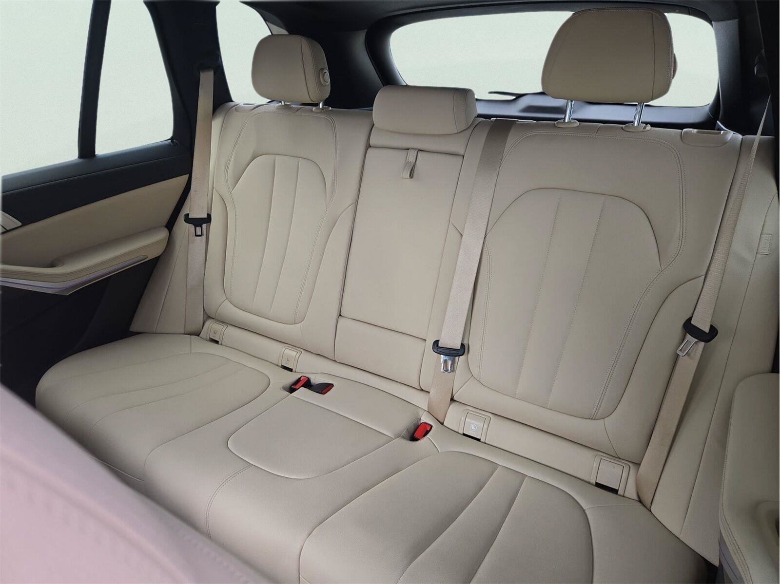 Used 2020 BMW X5 sDrive40i w/ Convenience Package RWD image 24