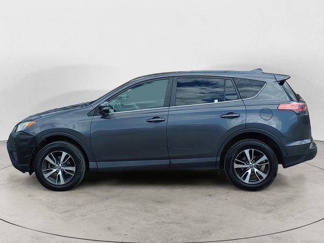 Used 2018 Toyota RAV4 XLE FWD image 2
