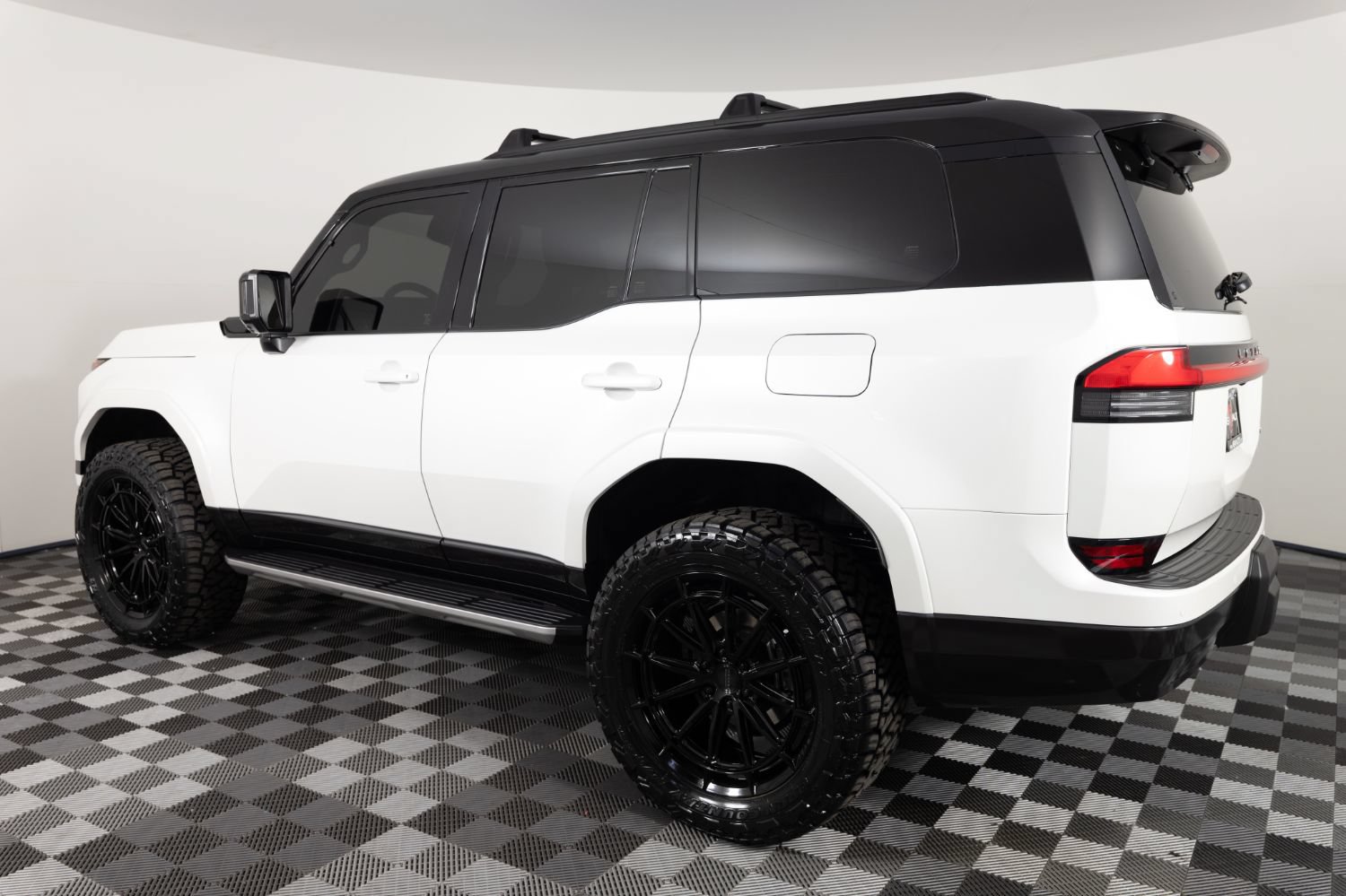 Used 2026 Lexus GX 550 w/ Accessory Package (2T) AWD/4WD image 4