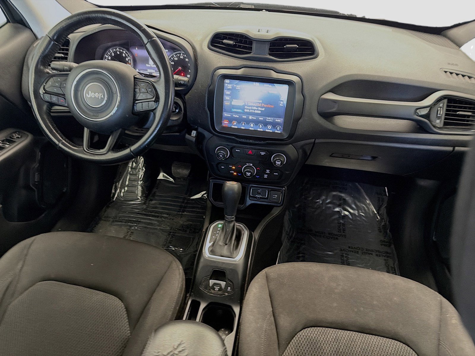 Used 2018 Jeep Renegade Altitude w/ UConnect 8.4 Nav Group FWD image 12