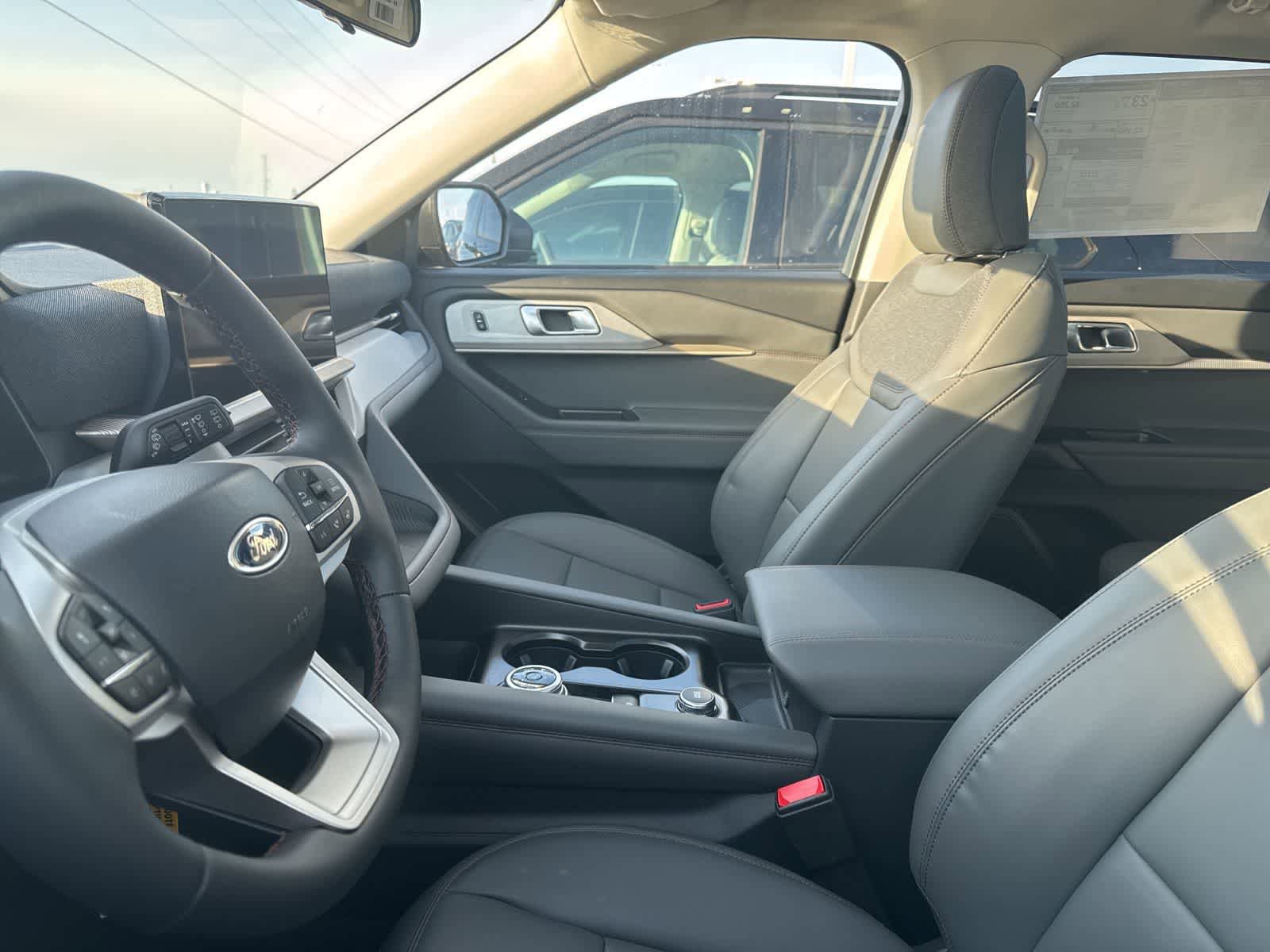 New 2026 Ford Explorer Active w/ Active Comfort Package image 29