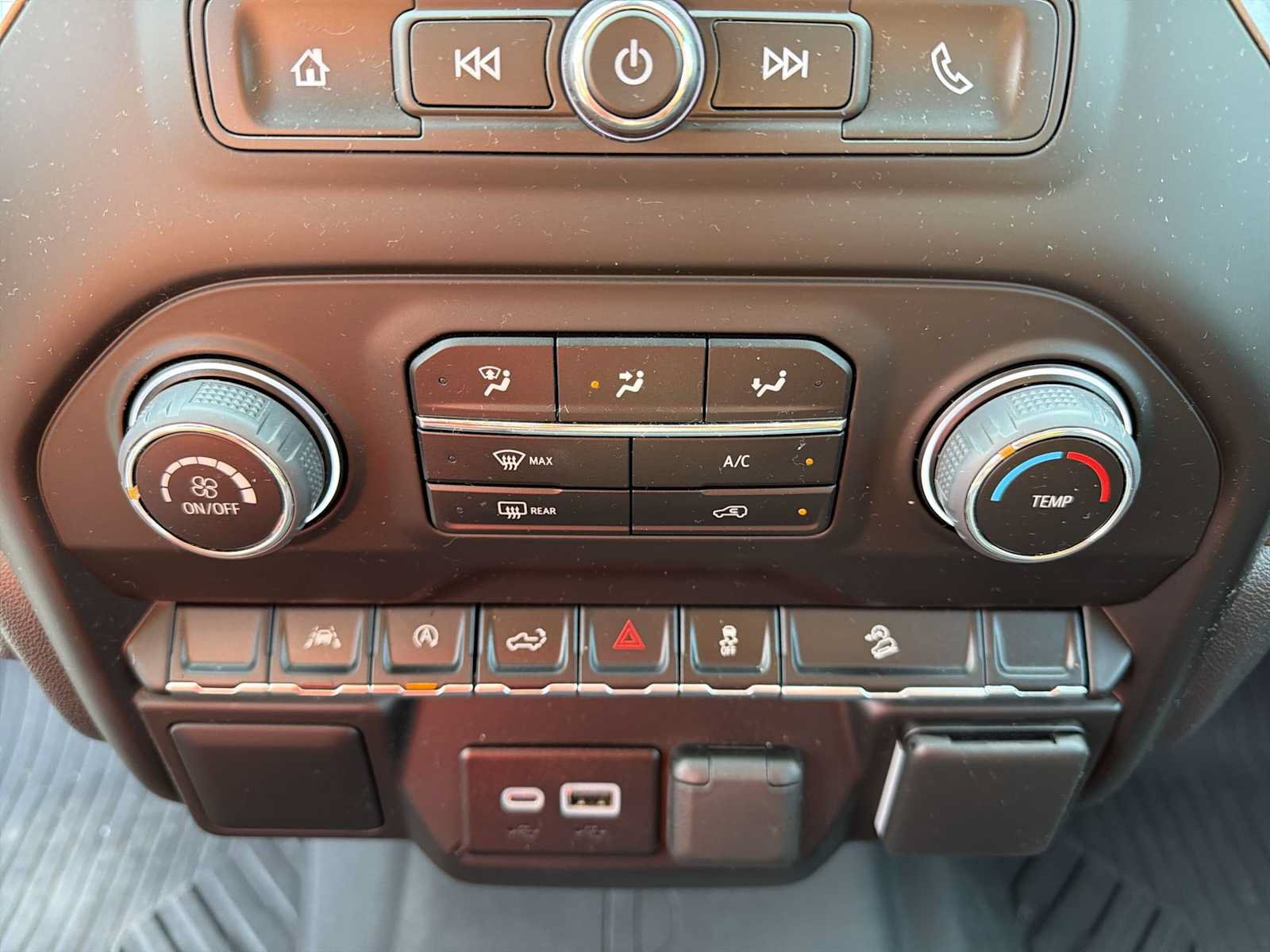 Certified 2024 Chevrolet Silverado 1500 Custom Trail Boss w/ LPO, Dark Essentials Package AWD/4WD image 17