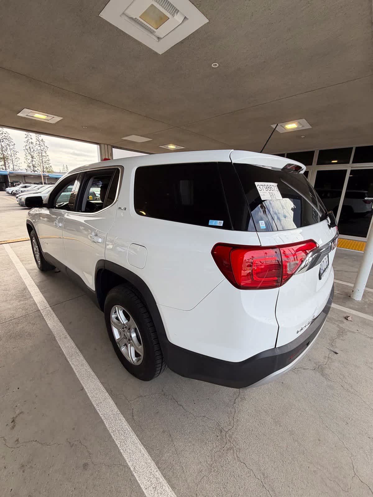 Used 2017 GMC Acadia SLE FWD image 7