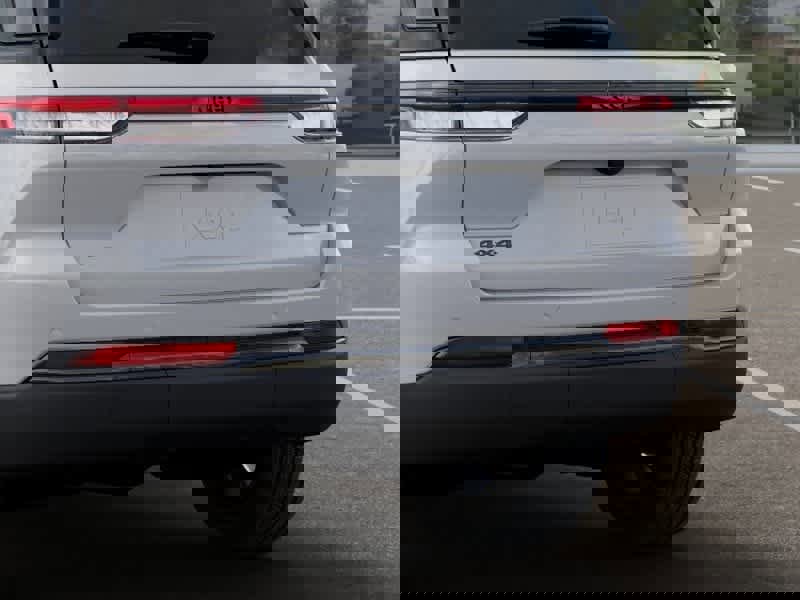 New 2025 Jeep Grand Cherokee Limited image 13