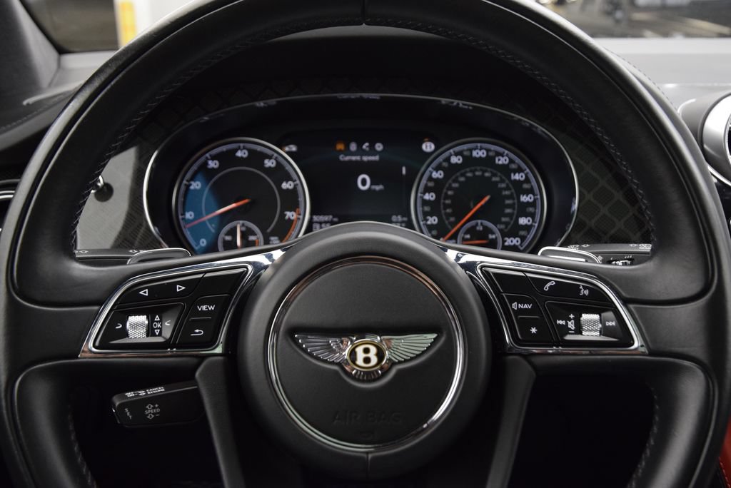 Used 2020 Bentley Bentayga Design Series AWD/4WD image 23