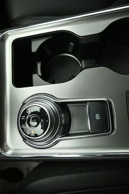 Certified 2024 Ford Edge Titanium AWD/4WD image 18