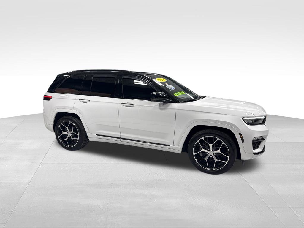 Used 2023 Jeep Grand Cherokee Summit AWD/4WD image 10