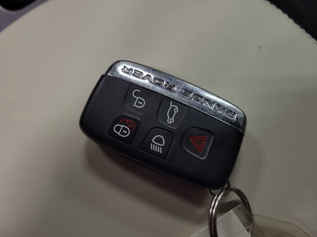 Used 2017 Land Rover Range Rover Sport HSE AWD/4WD image 16