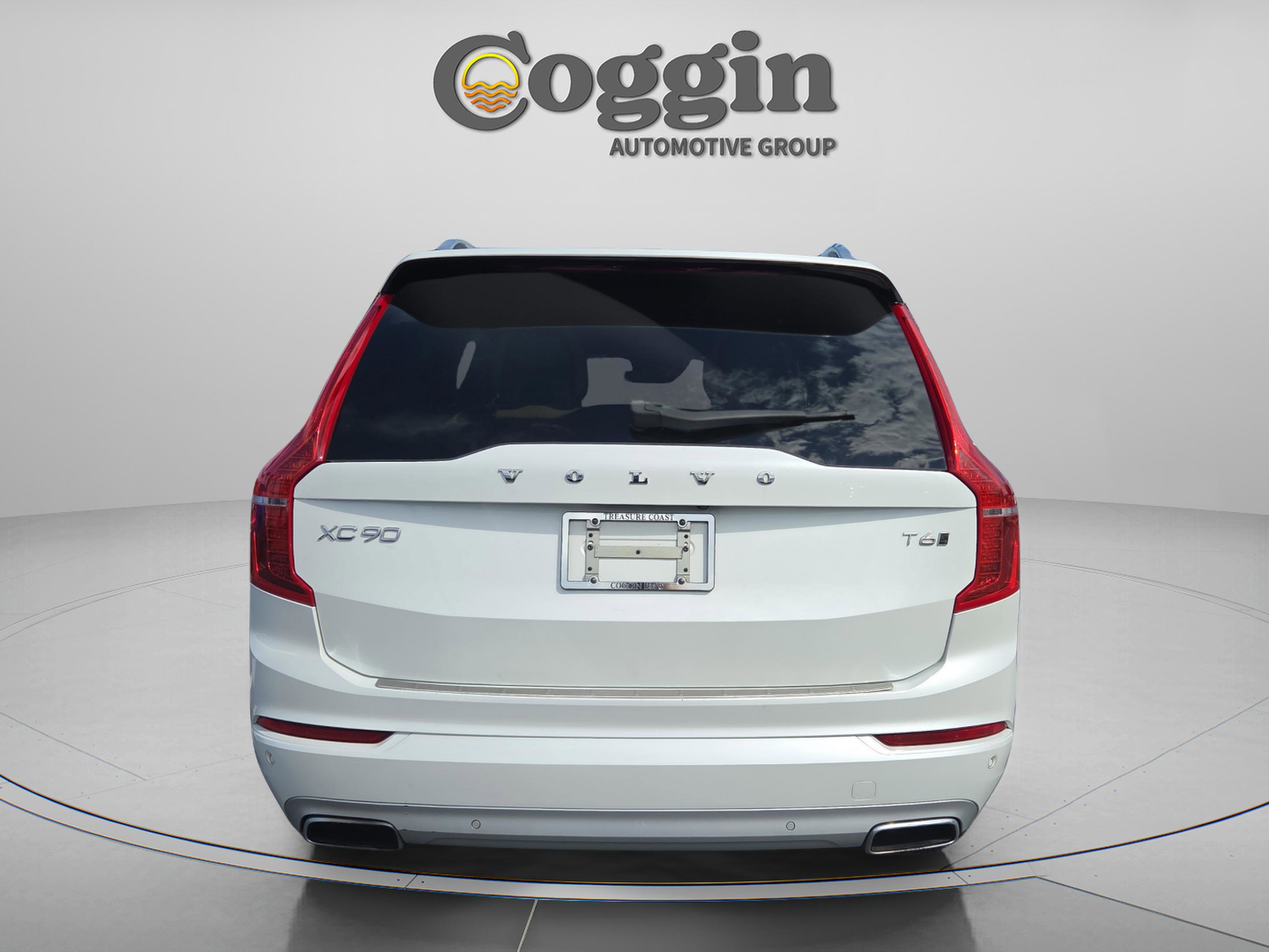 Used 2017 Volvo XC90 T6 Momentum w/ Vision Package AWD/4WD image 4
