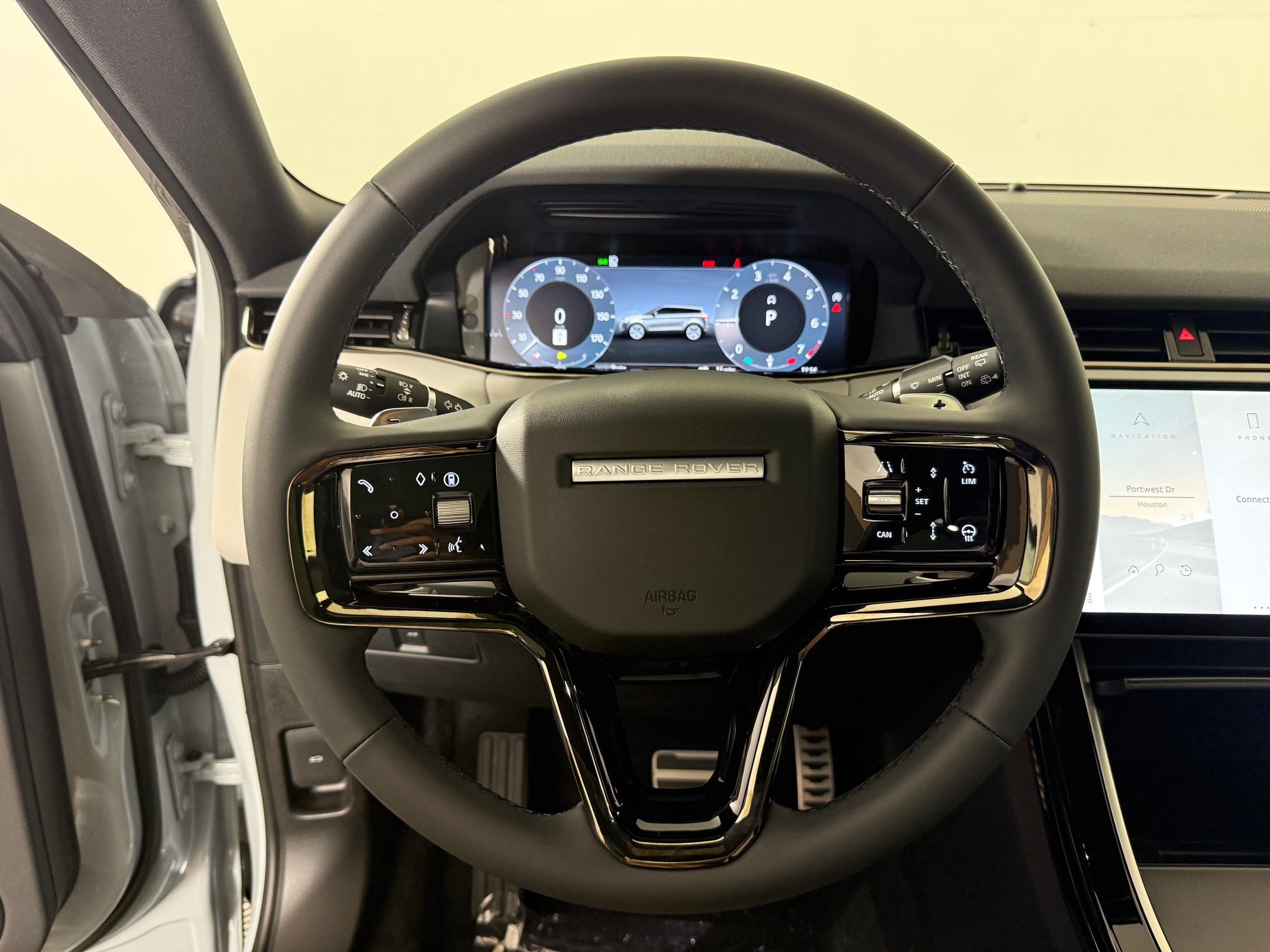 New 2026 Land Rover Range Rover Evoque Hoxton AWD/4WD image 11