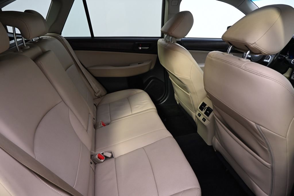 Used 2015 Subaru Outback 3.6R Limited image 18