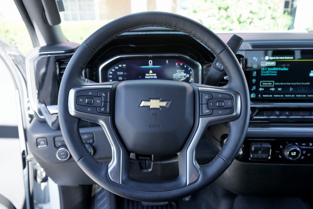 Used 2025 Chevrolet Silverado 3500 LT w/ Convenience Package image 19
