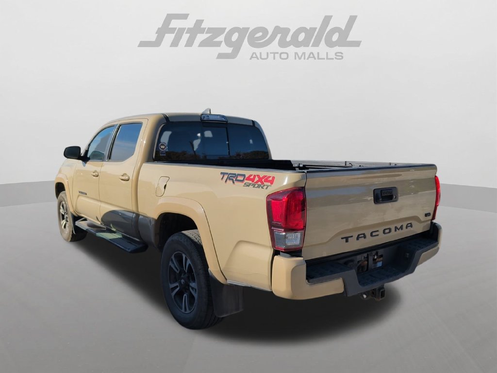 Used 2019 Toyota Tacoma TRD Sport AWD/4WD image 4