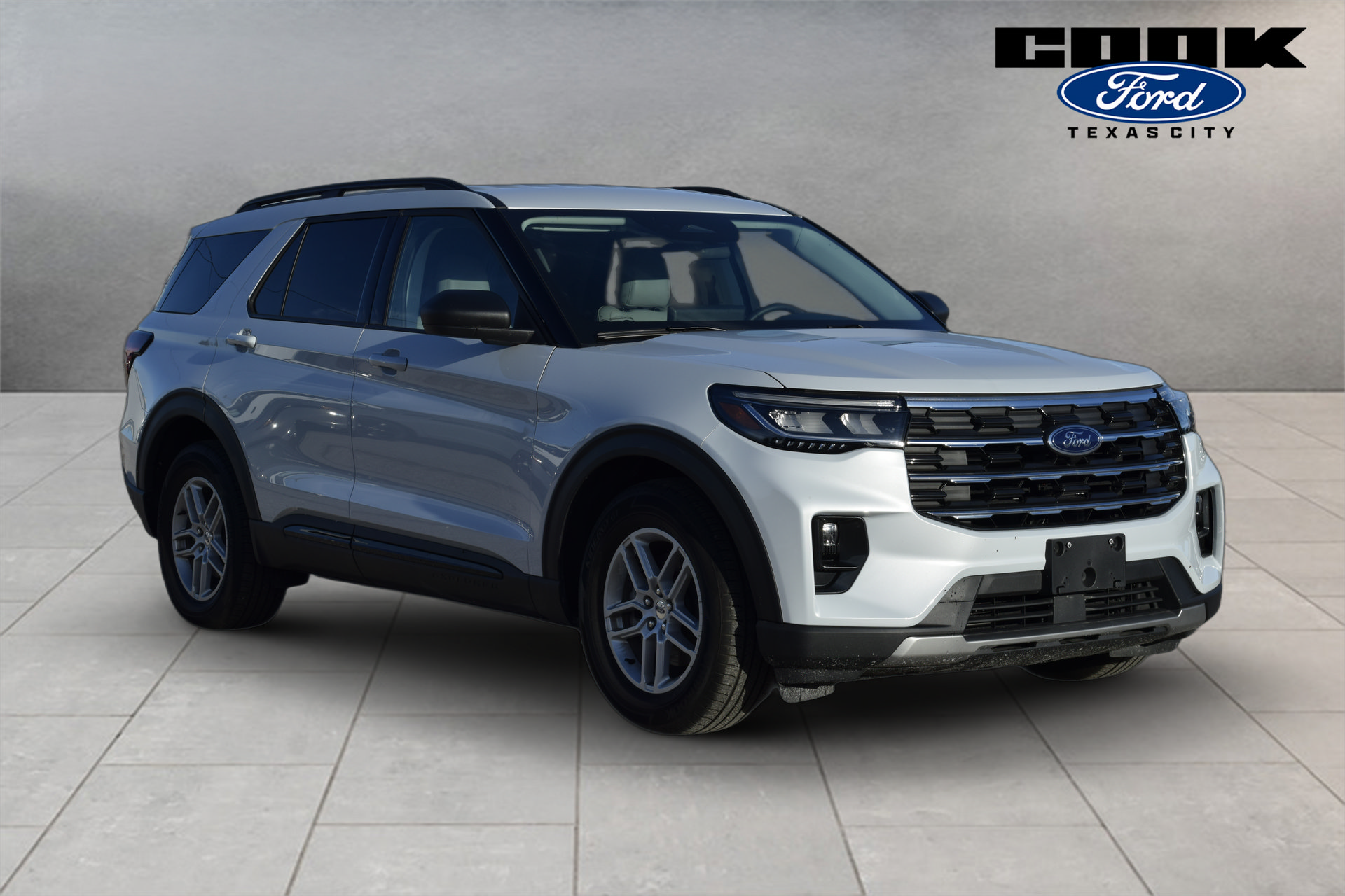 New 2026 Ford Explorer Active w/ Active Comfort Package RWD image 2