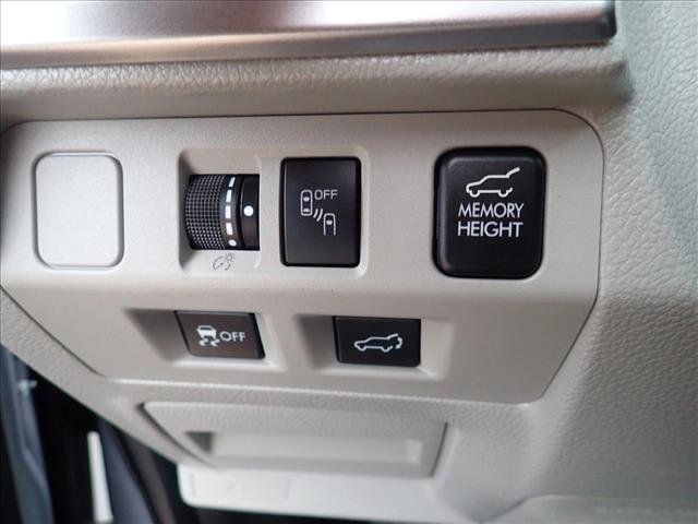Used 2017 Subaru Forester 2.5i Limited AWD/4WD image 15