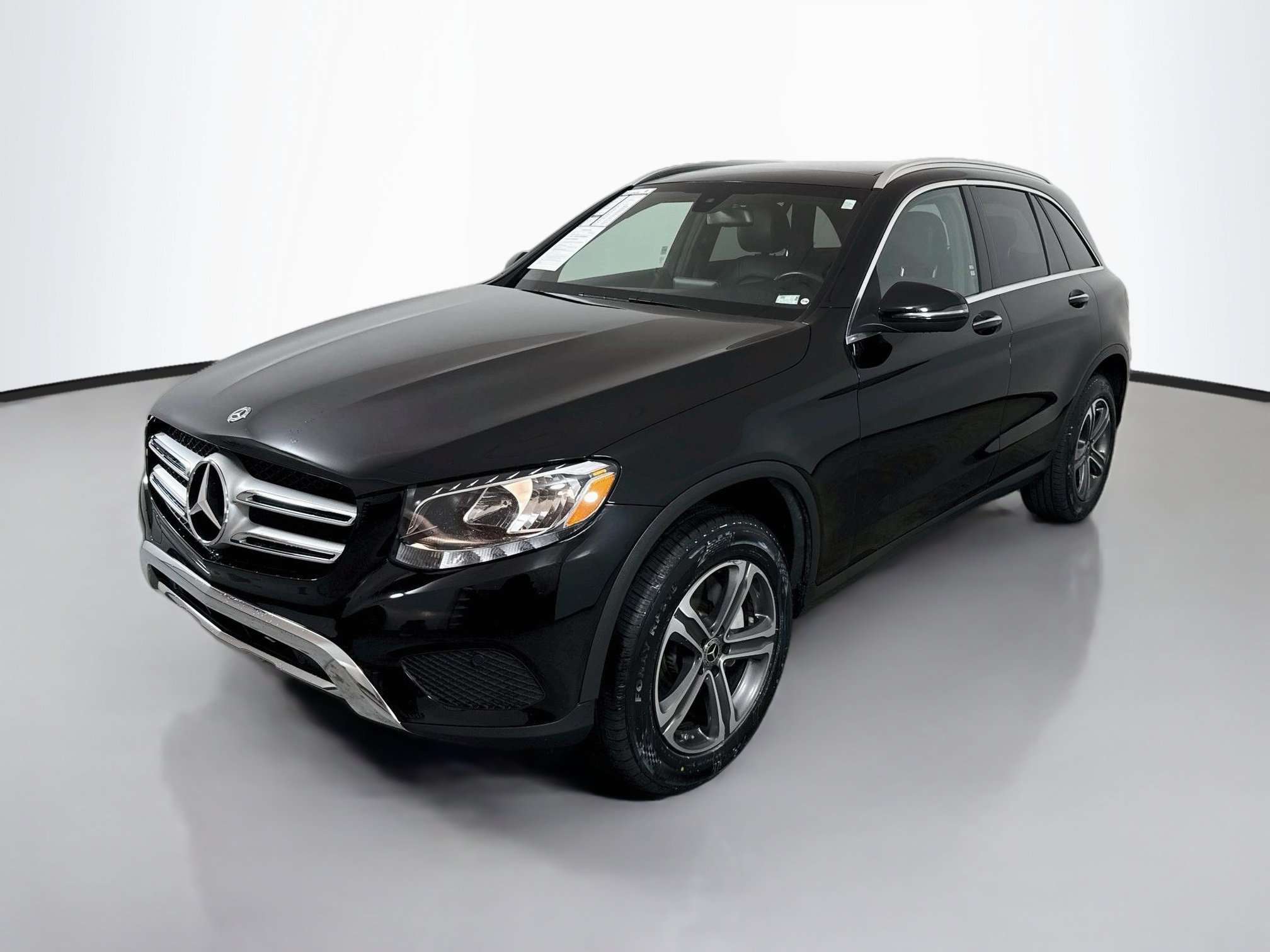 Used 2018 Mercedes-Benz GLC 300 4MATIC image 3