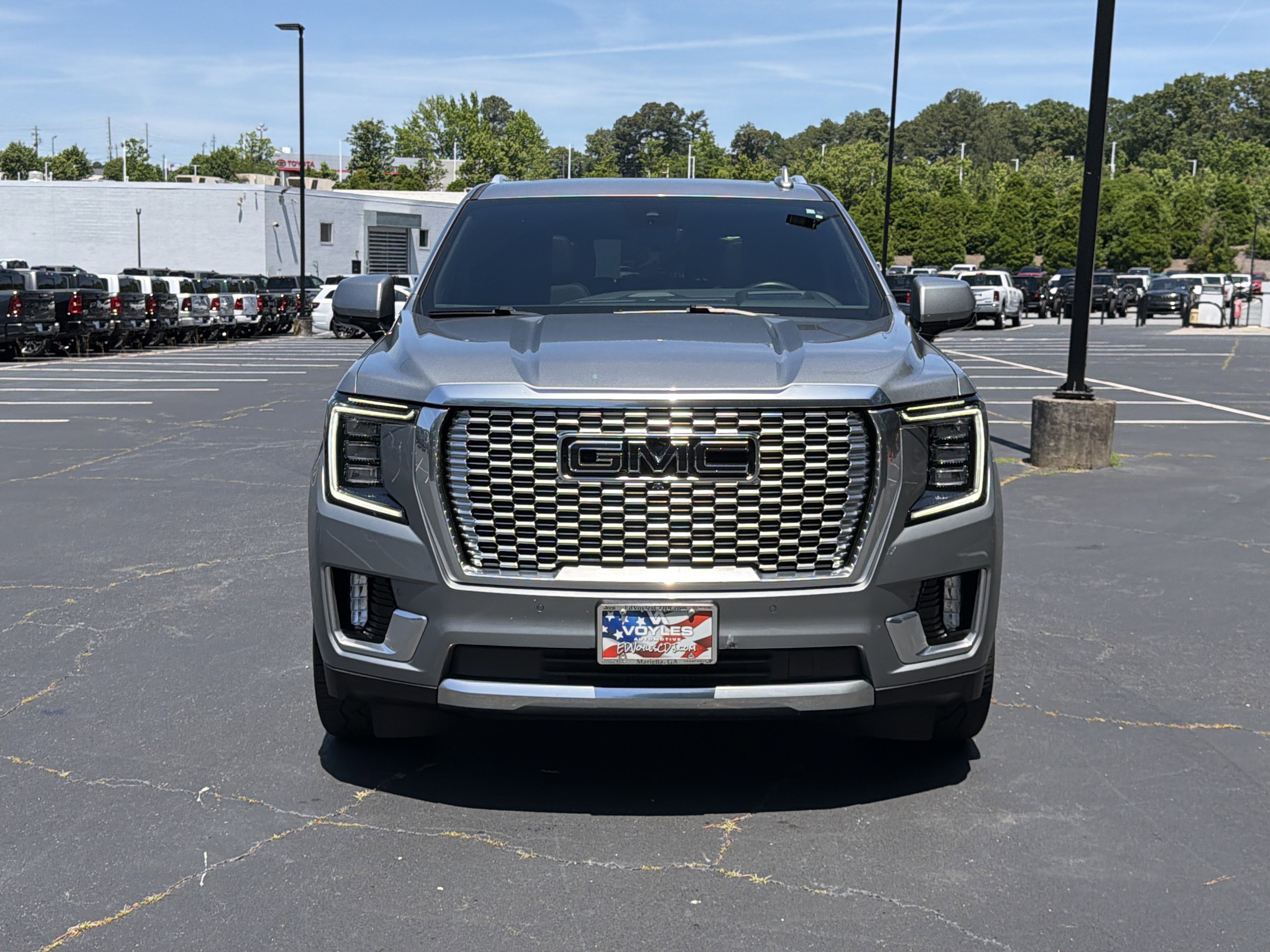 Used 2023 GMC Yukon Denali w/ Denali Reserve Package AWD/4WD image 3