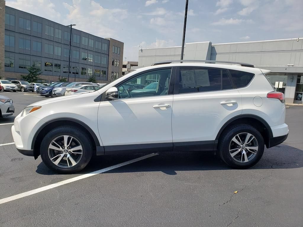 Used 2018 Toyota RAV4 XLE w/ Plus Extra Value Package AWD/4WD image 5