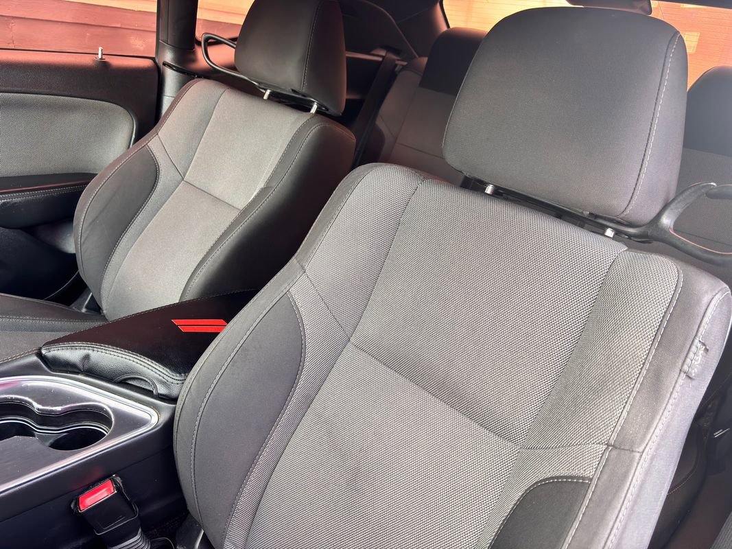 Used 2016 Dodge Challenger R/T image 10