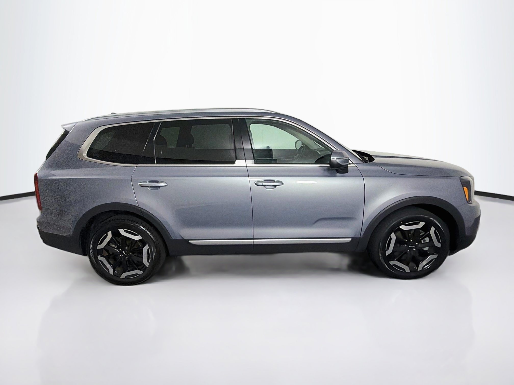 Used 2025 Kia Telluride S FWD image 10