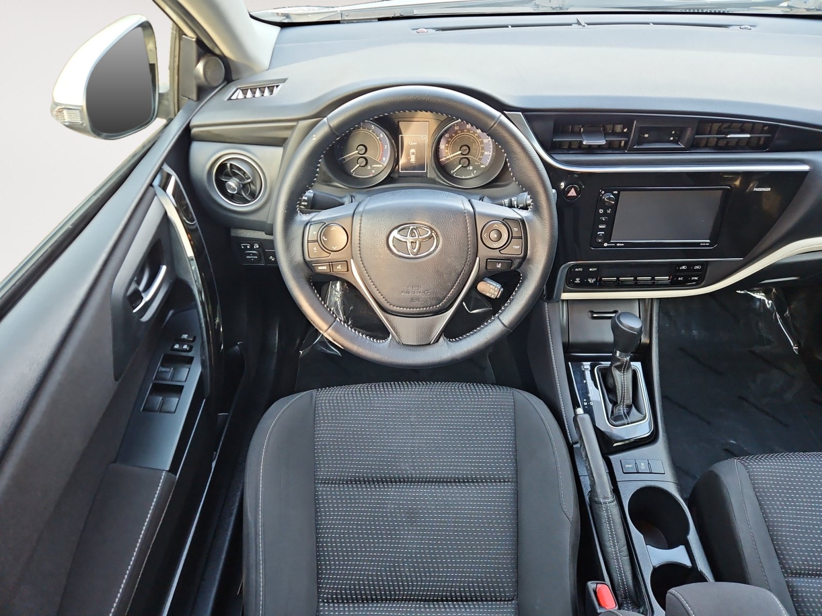 Used 2018 Toyota Corolla iM FWD image 11