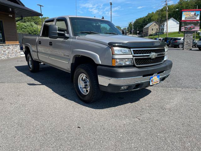 Used 2006 Chevrolet Silverado 2500 LT w/ Heavy-Duty Power Package AWD/4WD image 11