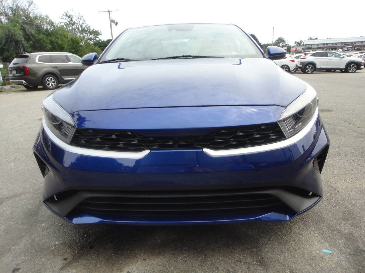 Used 2022 Kia Forte LXS image 2