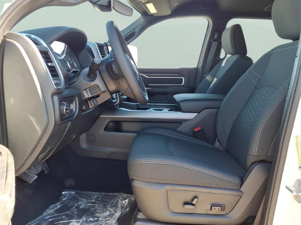 New 2027 RAM 3500 Big Horn AWD/4WD image 9