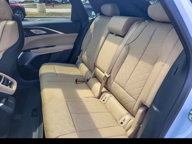 New 2026 Cadillac Lyriq Signature Sport w/ Nappa Leather Package AWD/4WD image 19
