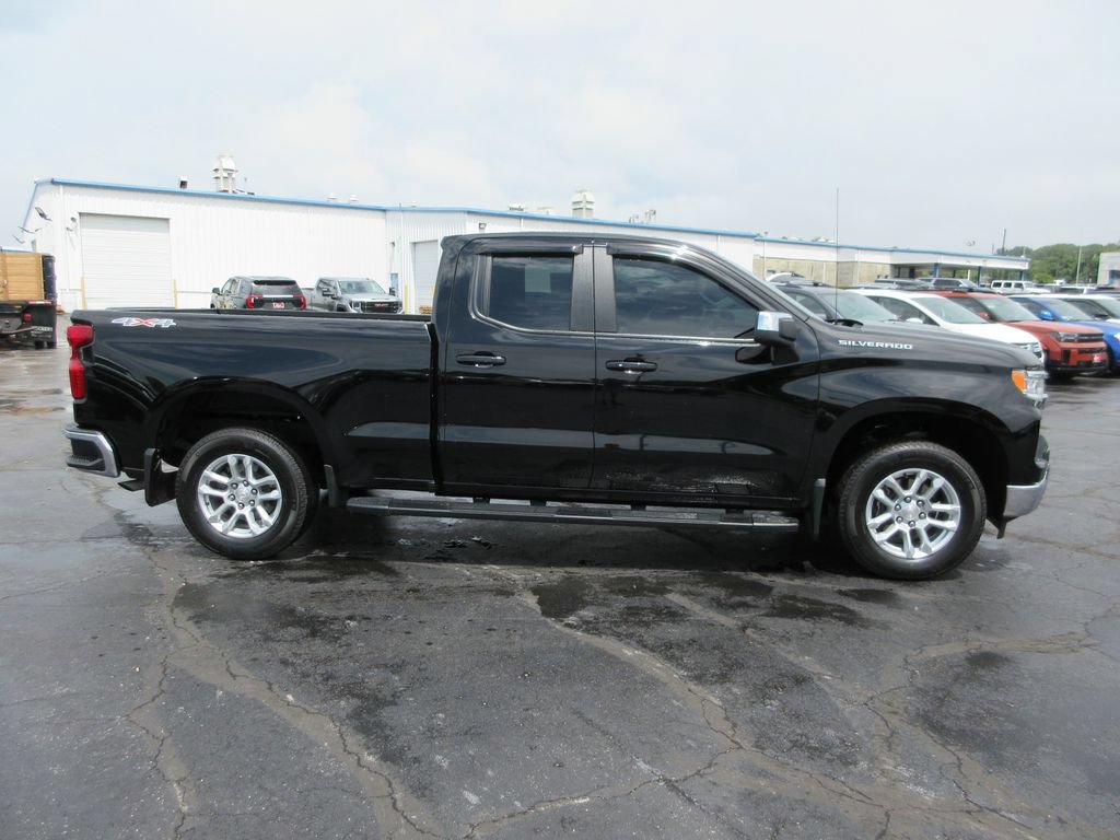 Certified 2023 Chevrolet Silverado 1500 LT AWD/4WD image 4