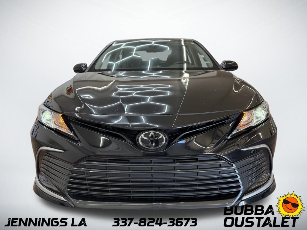 Used 2024 Toyota Camry LE image 9