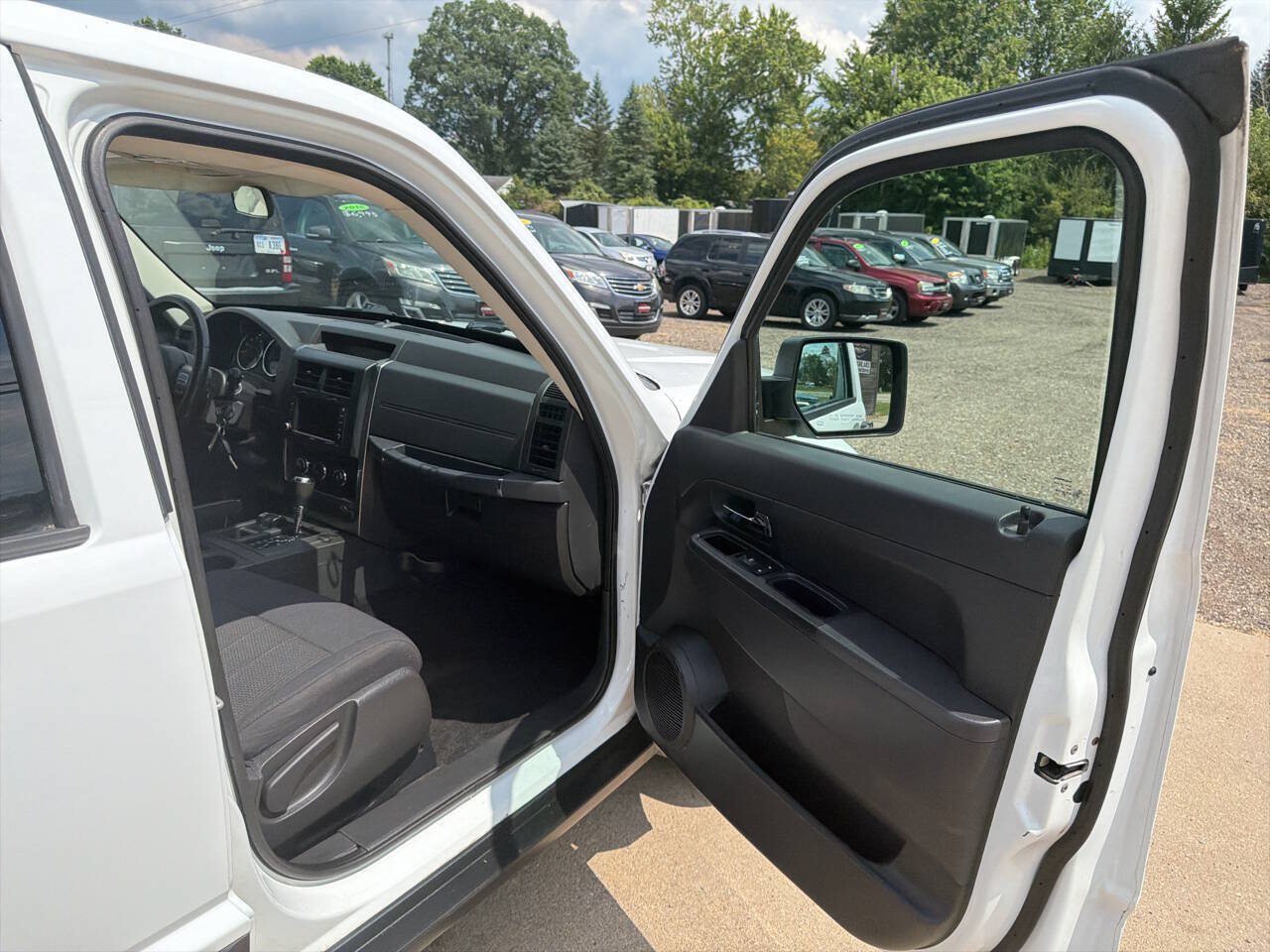 Used 2011 Jeep Liberty Sport w/ Popular Equipment Group AWD/4WD image 17