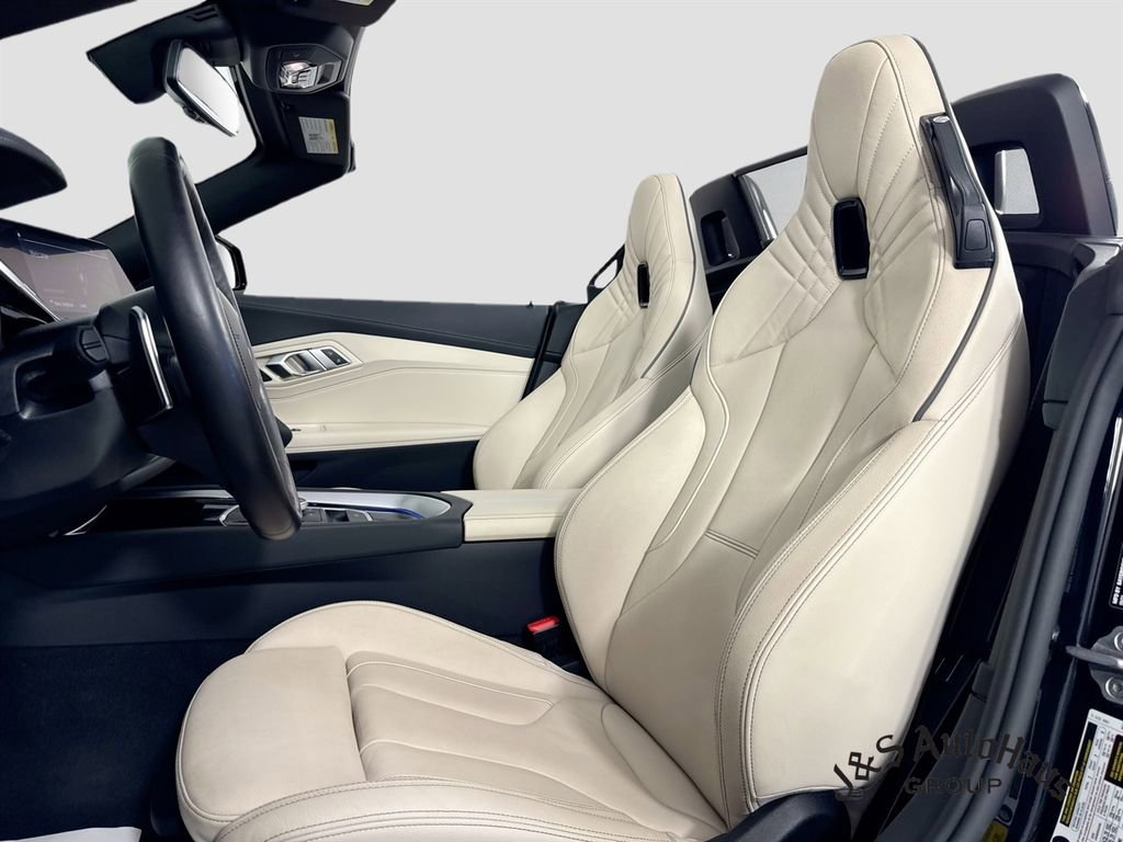 Used 2022 BMW Z4 M40i w/ Premium Package RWD image 11