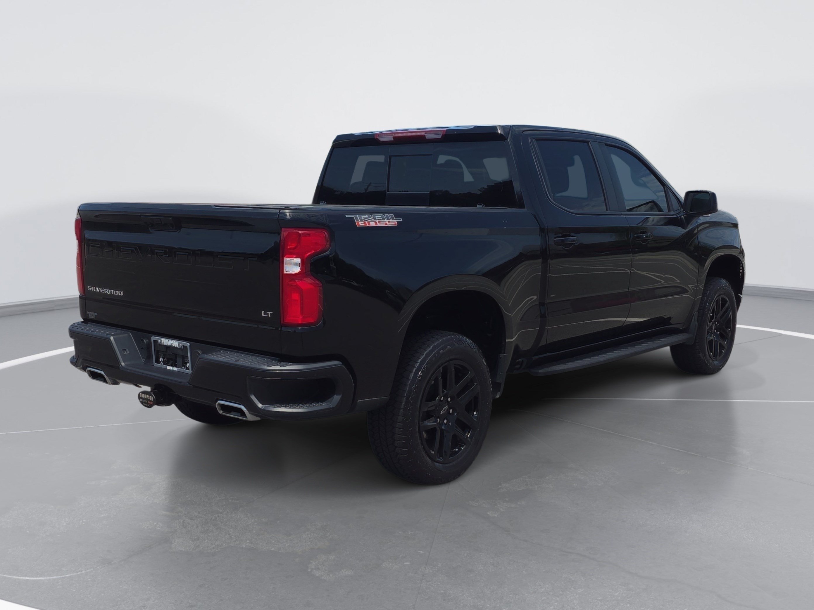 Used 2025 Chevrolet Silverado 1500 LT Trail Boss w/ Convenience Package II AWD/4WD image 3