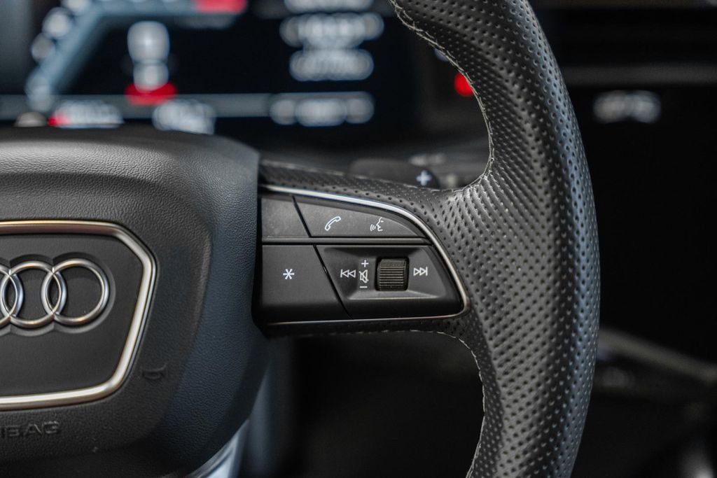 Used 2022 Audi SQ8 Premium Plus w/ Carbon Optic Package image 26