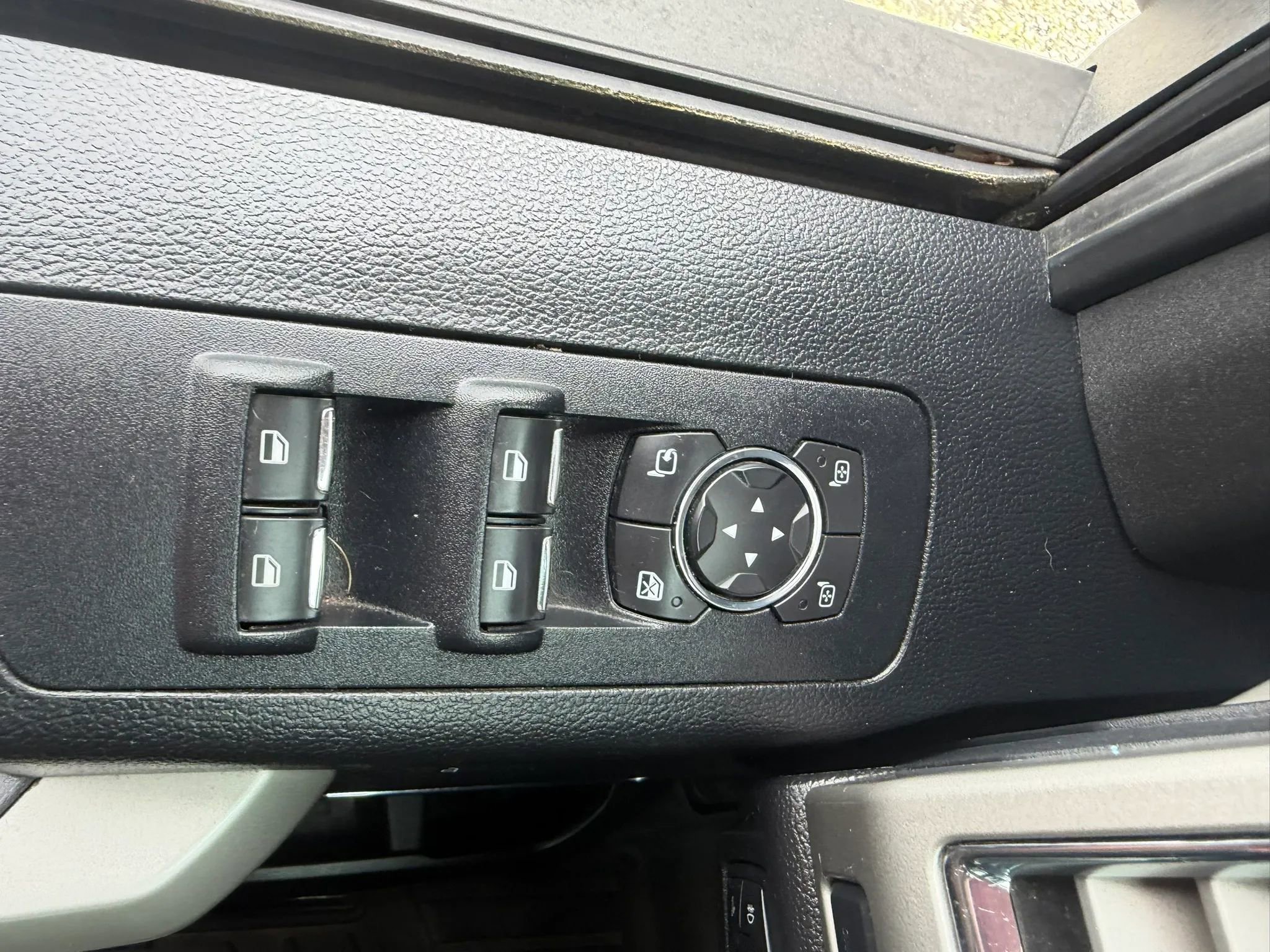 Used 2016 Ford F150 Lariat w/ Equipment Group 502A Luxury AWD/4WD image 26