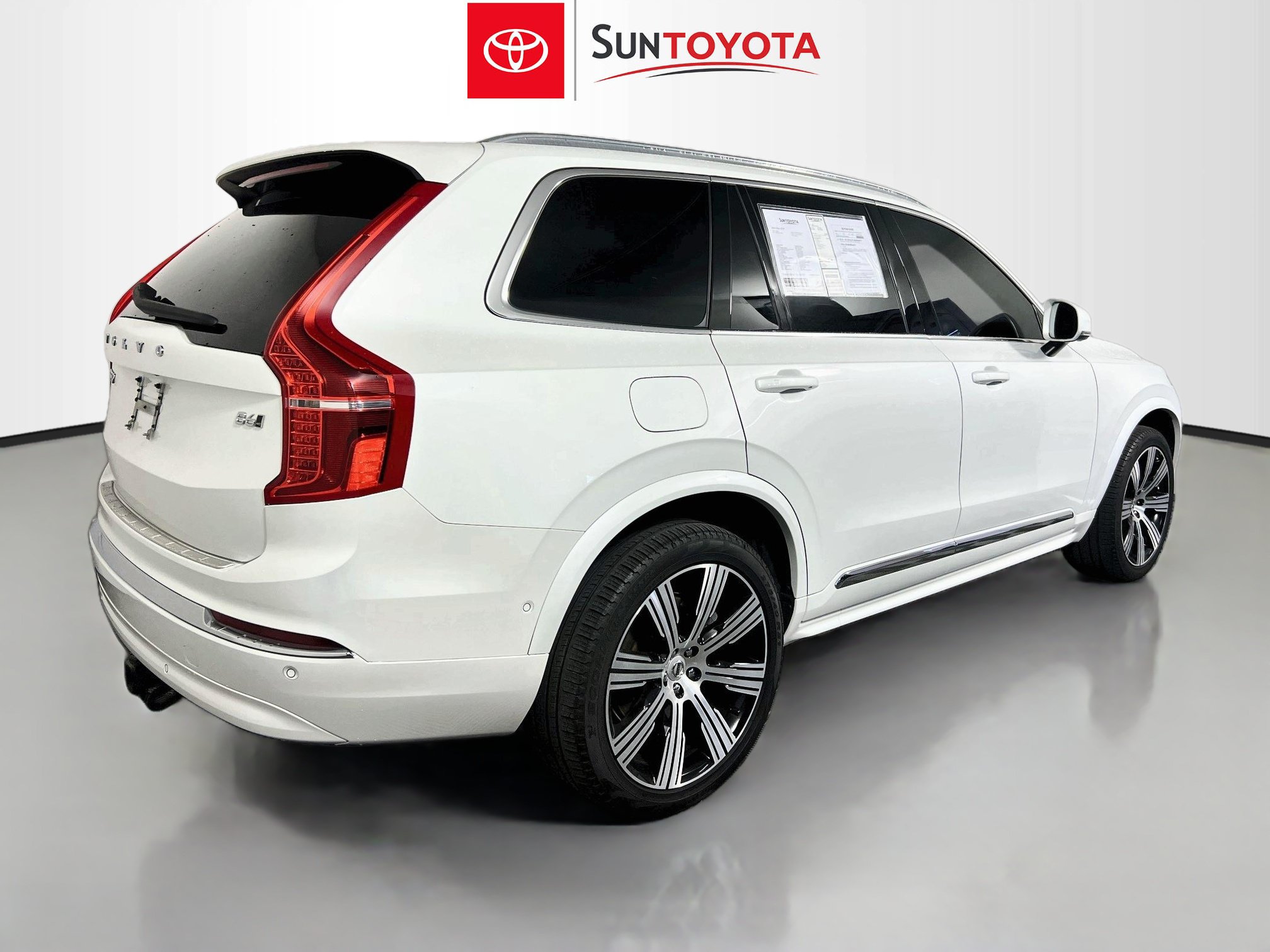 Used 2024 Volvo XC90 B6 Ultimate w/ Protection Package AWD/4WD image 4