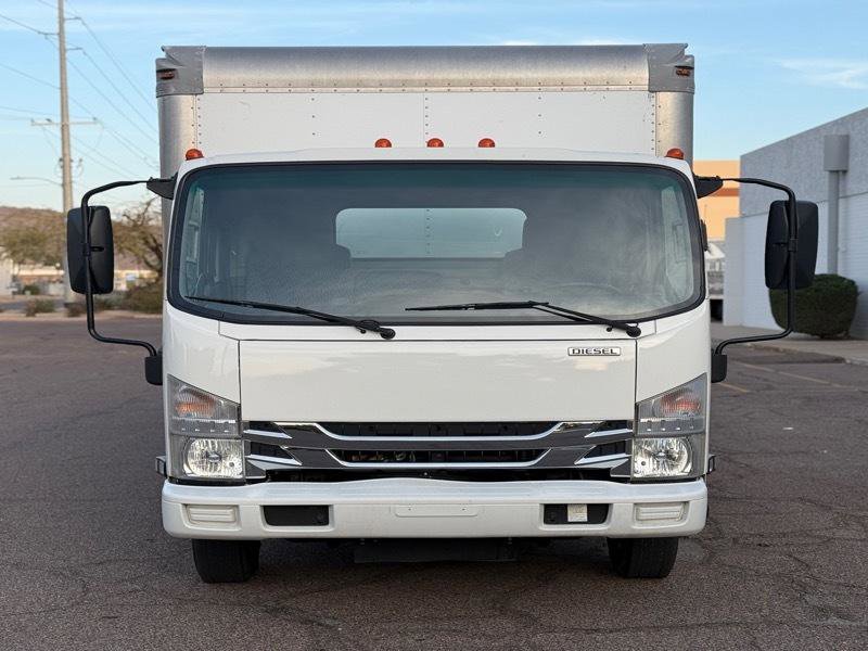 Used 2023 Isuzu NPR RWD image 3